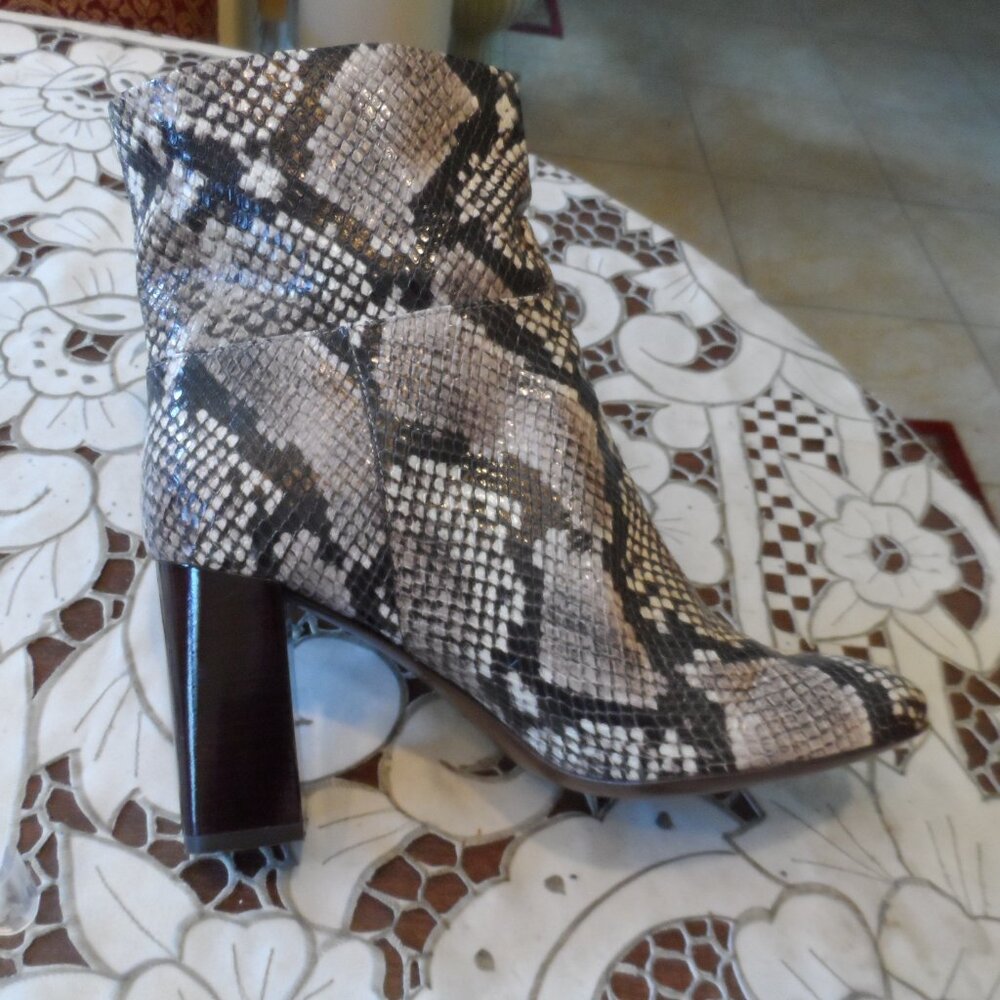 Tory Burch Python Print Ankle Heeled Boots Size 8… - image 5